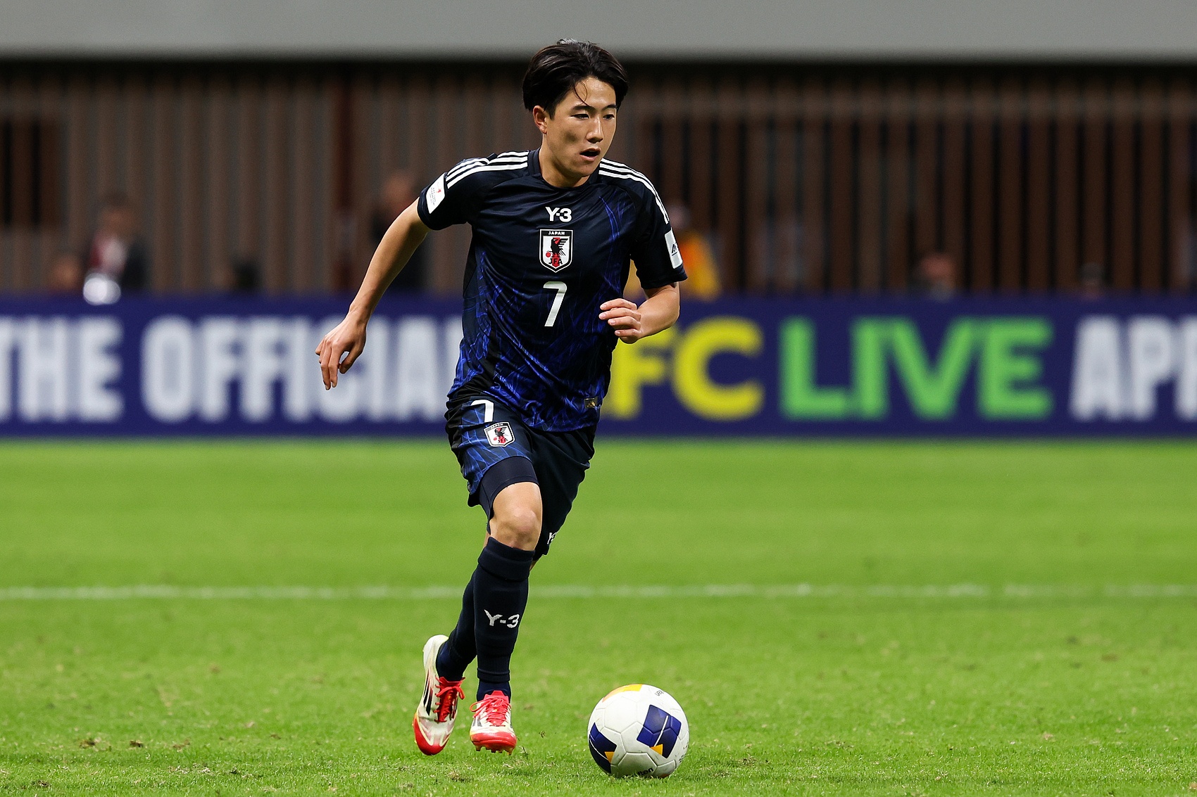 当选赛事MVP，佐藤龙之介：用冠军收官本届U23亚洲杯，非常幸福